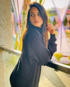 Shagun Sharma Instagram - Look at her Now 🖤

Pc : @lakshya2204 

#SONU #Shagunsharma #IshkParZorNahin #black #love #happiness #grateful #explorepage #explore #vintage #viral #trending