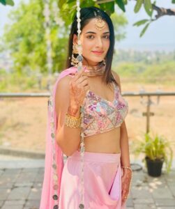 Shagun Sharma Instagram - #Tb to one of my favourite looks so far ❤️

#IshkParZorNahin #sonu #Shagunsharma 
Pc : @lakshya2204 🤭

#explore #discover #viralme #viral #trending #explorepage