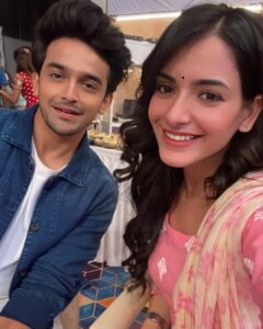 Shagun Sharma Instagram - Meet Kashvi and Arjun Tonight at 10:30pm only on @starplus 
#yehhaichahatein 

Thankyou to all who watched it on Hotstar and for showering us with sooooo soooo much love 

@pravisht_m ☺️