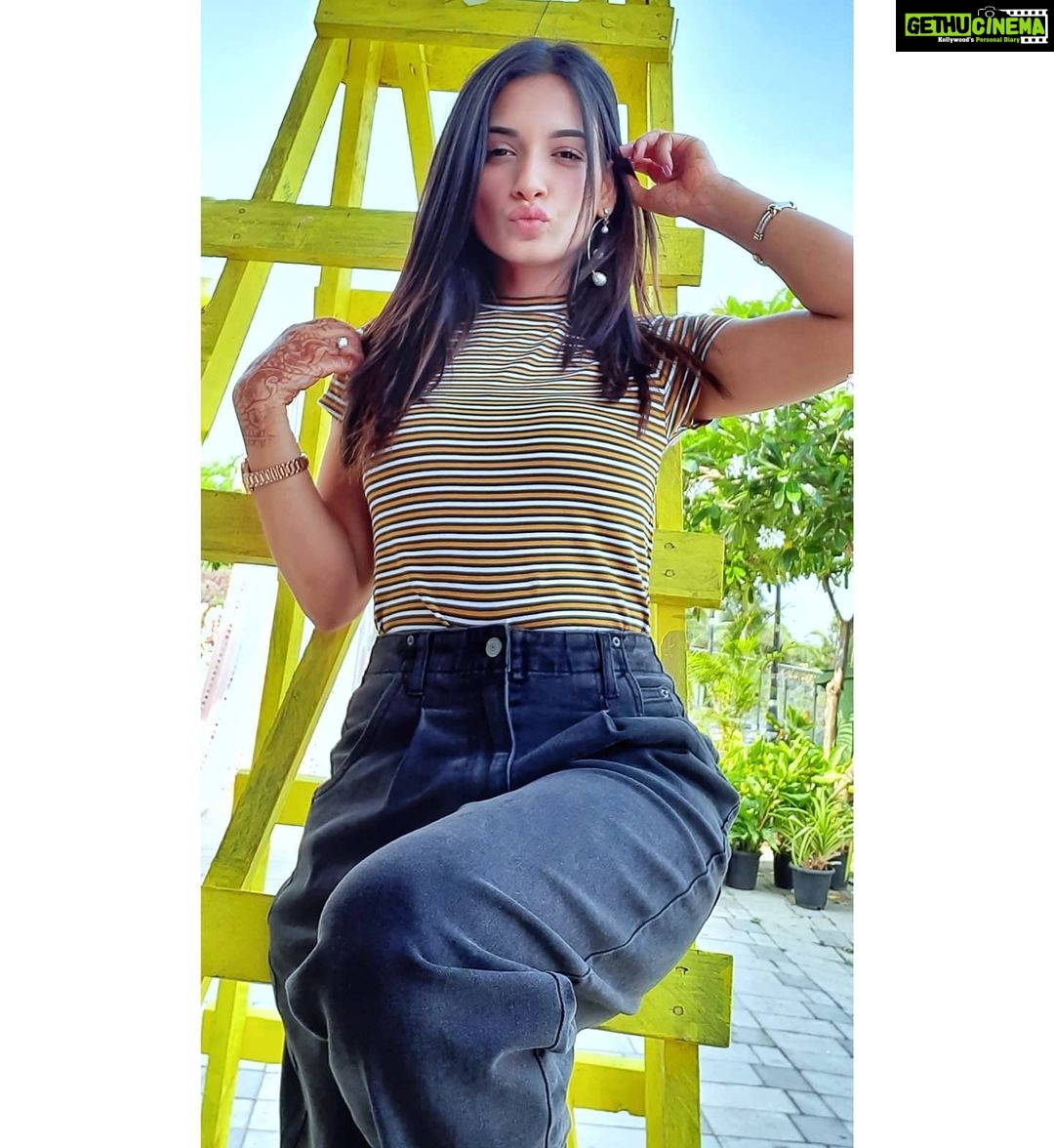 Shagun Sharma Instagram - The hardest thing I ever tried was being normal π
π
π€π€ #Shagunsharma #sonu #happiness #grateful #discoverpage #discover #explorepage #explore #exploremore #instagram #instagood #instadaily #viralpost #viral #viralmore Pc:. @anup.d25