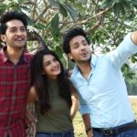Shagun Sharma Instagram - Photographer: Candids do Param : chalo sab uder dekho where am pointing 😂😂😂 Rajat and I : Ok Bhaiya 😂😂😂 @rajatverma05 @sonytvofficial #IshkParZorNahin #SONU #Shagunsharma #explorepage #explore #exploreinstagram #exploremore #viral #viralpost #viralinstagram #monday #happiness #grateful