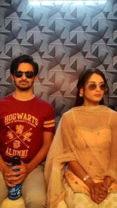 Shagun Sharma Instagram - This is as poker face as I can maintained with these mad guys 😂😂😂
Ps. My laugh ruined like 3 good takes 😂😂
@rajatverma05  @anup.d25  yaaay 👻👻👻

#Shagunsharma #explorepage #explore #reels #instareels #instagram  ##phirherapheri #comedy #sonu #bhola #kartik #bhaibehen #viralpost #viral #viralvideos