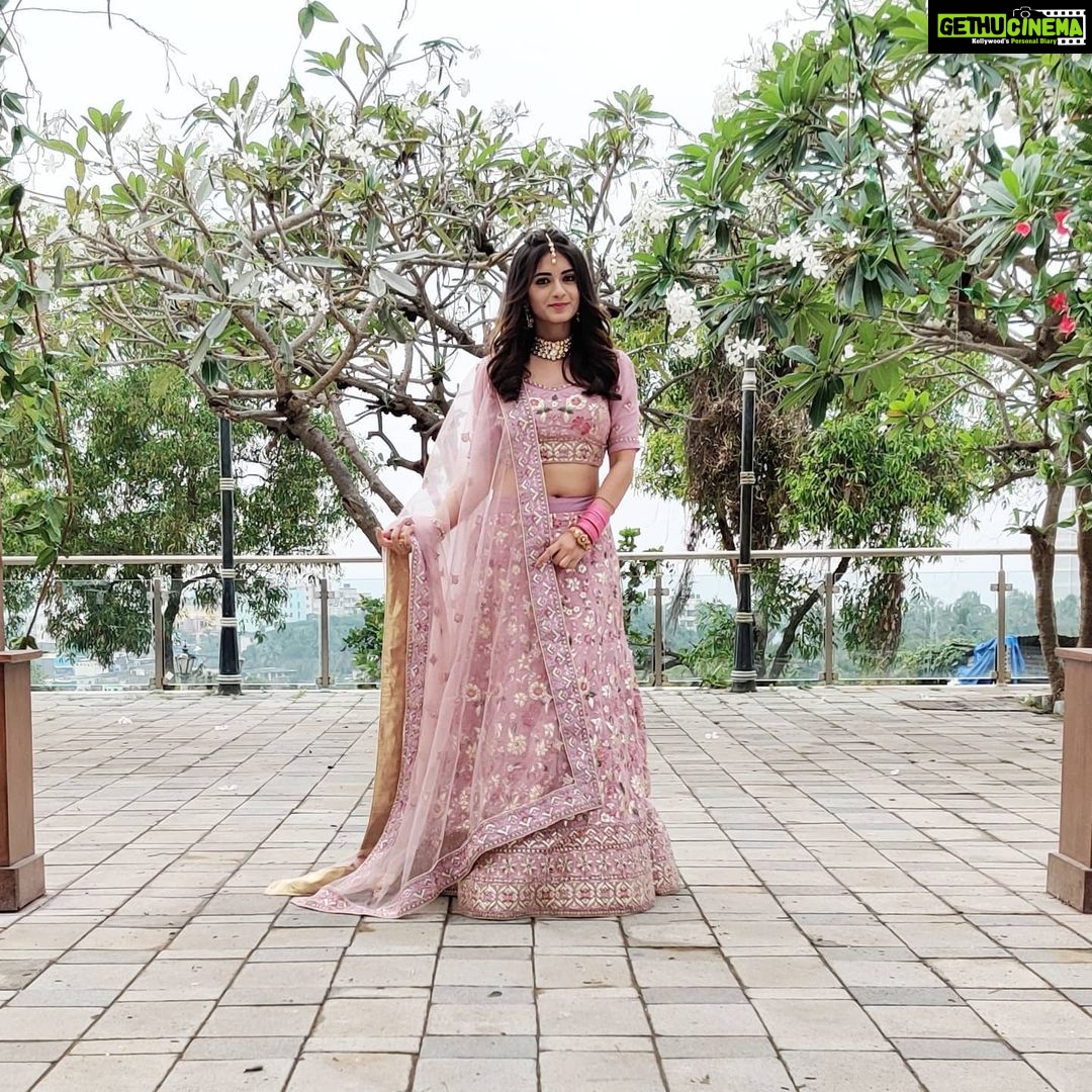 Shagun Sharma Instagram - Roka Look 💓 #Sonu #IshkParZorNahin #Shagunsharma @sonytvofficial #viral #explorepage #explore #instagood #instagram #happiness #grateful