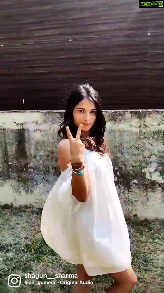 Shagun Sharma Instagram - @rajatverma05 FIRST TIME HITMAN #blindhitman #reels #instareels #instadaily #explore #funonset #hitmanchallenge2021 #funny hahahhahah