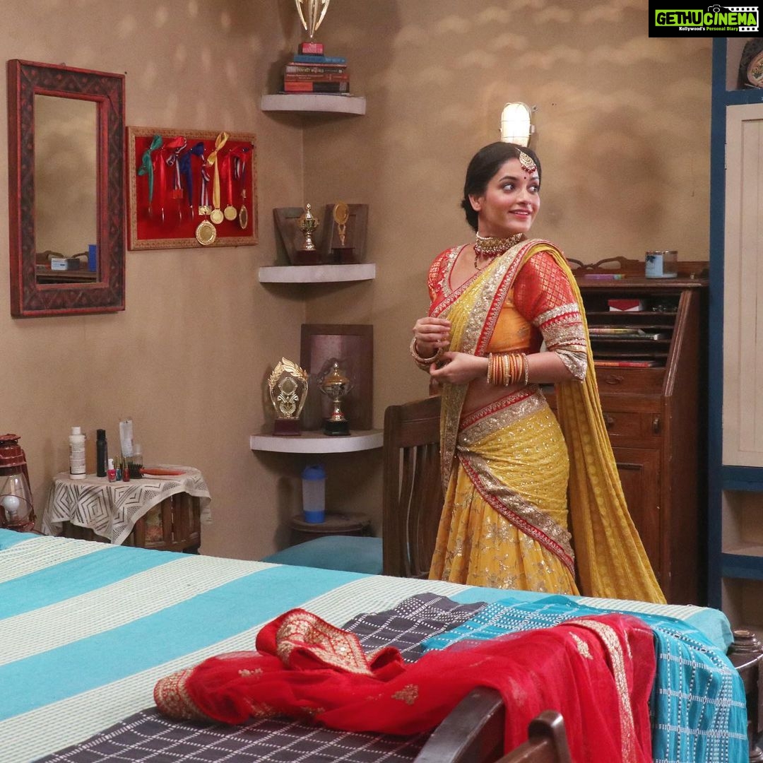 Shagun Sharma Instagram - Mohini in Love is the cutest 🥰 Eager, curious and Impatient 😋☺️ Harphoul Mohini 9:00pm Only on @colorstv #harphoulmohini #harmohi #mohini #shagunsharma #fyp #viral #pic #ig Mumbai, Maharashtra