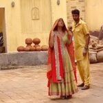Shagun Sharma Instagram - Scene that didnt make it to the telecast n i found it online so thought of sharing ❤️ Jahan mai Ghayal ho gaii thi🤪😜😝😂 Keep watching Harphoul Mohini on @colorstv At 9:00pm Mon-Friday And Anytime on @voot @zebbysingh ☺️ Mumbai, Maharashtra