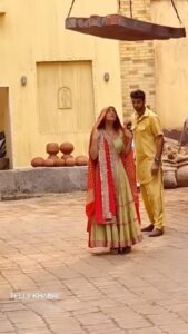 Shagun Sharma Instagram - Scene that didnt make it to the telecast n i found it online so thought of sharing ❤️ 

Jahan mai Ghayal ho gaii thi🤪😜😝😂 
Keep watching Harphoul Mohini on @colorstv 
At 9:00pm Mon-Friday 
And Anytime on @voot 

@zebbysingh ☺️