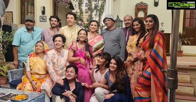 Shagun Sharma Instagram - Ending just the way we started it. With lots of happiness and Positivity. Sasural Genda phool 2 Wrap up. This show gave me the chance i was looking for, waiting for the longest time. Made sooo many special memories in such less time. I got to learn alot from each n everyone of you🥰❤️🤗 I made such amazing relations here i hope i am able to carry it forward for as long as possible 🤗😘 Lots of love to all ❤️❤️ @jaysoni25 Ill miss you the most, soecially irritating you!! N Leave the phone alone because anyway you dont reply 😛!! 🤣🤣👻👻 @supriyapilgaonkar You are adorable and u look damn cute 😘 @shrutiulfat i havent seen one person with the kinda energy like yours 🤗🥰 @ridtiwari You were the first person after Jay i spoke with and I was immediately Happy that i did 🥰😘 @soorajthapar you know it already that Ill miss the chocolates, toffees and Paneer sandwich but ill miss you for the caring nature the most. @anitakanwal_actor My Pahadi dadi the way we used to talk about Pahadi food and language🤗. Ill get some for you when my mom comes. @rupcam @rakeshkr_1144 Thankyou so much sir for Teaching me the things i didnt know, for helping me play Titli the way it was meant to be played. Ill always be grateful to you all 💞❤️ Lots of love 💞 Mumbai, Maharashtra