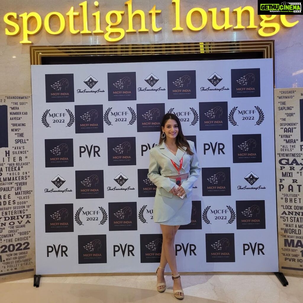 Shagun Sharma Instagram - At the screening of my Award winning Short film 💙 "Mera Number kab aaega" Styled by : @partho_ghoshal @jayant_jollywood What an experience it has been, From the initial days of script reading to Winning back to back awards 🥰 Award : Best comedy Short film @micffindia 💙❤️🙌 Grateful And Thankful Pc: @danishzakaria91 Thankyou 😬 #meranumberkabaaega #shagunsharma #happiness #screening Mumbai, Maharashtra