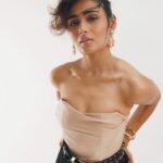Shalini Pandey Instagram - Bonjour