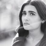 Shalini Pandey Instagram - A sunflower soul with rock n roll eyes curious thoughts & a heart of surprise🙃 #onset #life 🤍