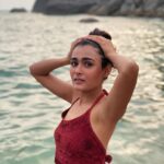 Shalini Pandey Instagram - High tan Standards ✌🏽 #beachlife #waterbaby