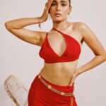 Shalini Pandey Instagram - 🍯🐝
