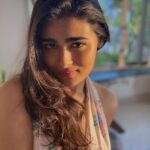 Shalini Pandey Instagram - Hello 2023, May all of us have more kindness, warmth, unbiased love, mutual respect, animal love and sympathy, compassion, resilience & passion amongst each other. Let’s work towards achieving our dreams, overcoming our illnesses and being plain…..HUMAN:)🙃 #happynewyear #2023 🤍