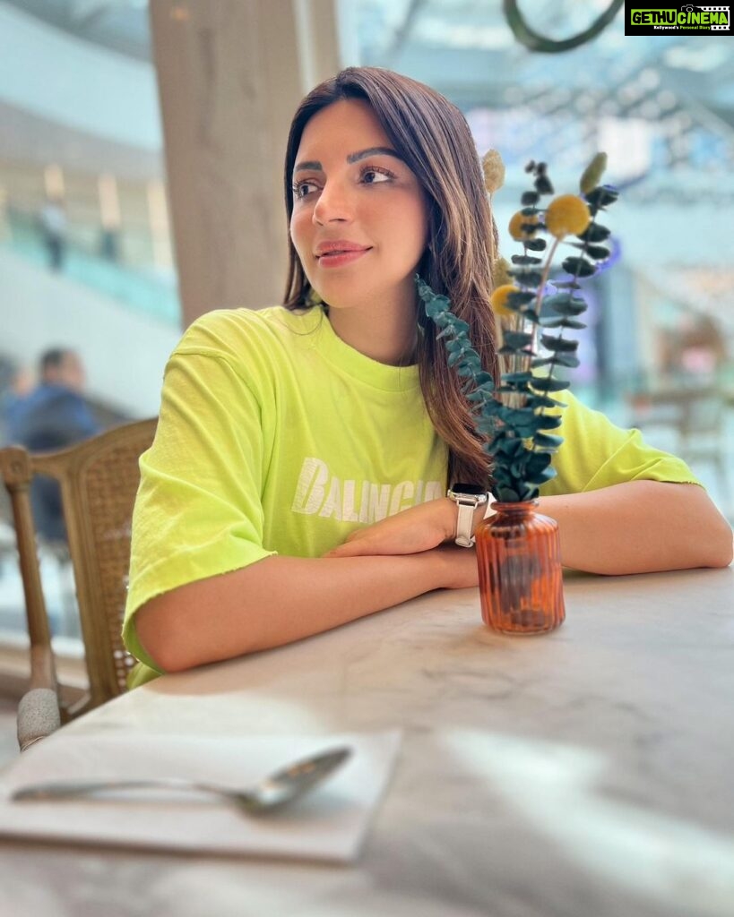 Shama Sikander Instagram - In a world where you can be anything, be kind 💚 #thoughts . . #love #light #kindness #shamasikander