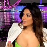 Shama Sikander Instagram - Don't you all think this song is a perfect combination for these pictures? Comment Mein Btao👇