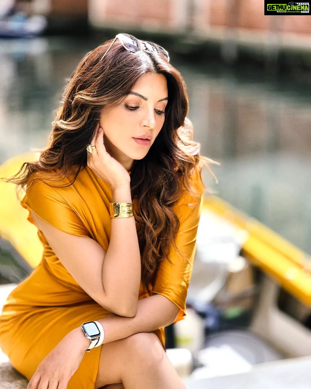 Shama Sikander Instagram - Farmaiye ? . . . #travelphotography #photoshootideas #photography #stylefashion #fashionphptography #bollywoodlove #shamasikander