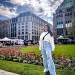 Shama Sikander Instagram - Hello #Germany 🇩🇪 . . . #travelphotography #photoshootdairies📷 #trending #travelwithme #attractive #actorslife #shamasikander