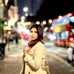 Shama Sikander Instagram - Bye bye London….see you next time ♥️🤩🇬🇧 . . . #london #strong #women #dairies #tr#photoshootideas #award #actorslife #shamasikander