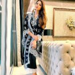 Shama Sikander Instagram - Eid Mubarak to you and your family. May the love and blessings be with you always.😇 . . . #eidmubarak #2023 #blessed #happiness💕 #positivevibes #actorslife #shamasikander