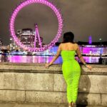 Shama Sikander Instagram - An Evening in London….🇬🇧 . . . #love #london #vibe #view #stylefashion #fashionphptography #travelphotography #actorslife #shamasikander
