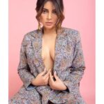 Shama Sikander Instagram - The Three Shades of @shamasikander Magazine - @thedoormagazine Photographer and Creative Director @dhruv_vohraphotography Editor at Large and Fashion Director @jennet_david_william Makeup and Hair @bhavikasanghvi_makeup Stylist @stilusbyswati Assistant photographer @b.runphotography Artist Management - @shimmerentertainment Art Director @ Location @blackframesstudios Outfit @arshia.singh.official Jewellery @blingthingstore Sunglasses @bavincis.official Footwear @hypeshoes.in #thedoormagazine #shamasikander #digitalcover #coverstory #celebrity #three #shades Mumbai, Maharashtra