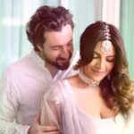 Shama Sikander Instagram - Pehle Ishq Lada Lun ✨🩷 . . Outfit : @souniagohil 💎 : @meraki.mumbai @simrankhera5 MUA : @komalkumavat_makeovers 📸: @sk_.click Managed by : @jeevitaoberoi . #love #light #dreamy #romance #terevaaste #vickykaushal #saraalikhan #shamasikander