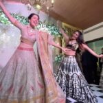 Shama Sikander Instagram - And thats how we BOOM 💥 Our dance performance for our lovely @sonnalliseygall and @asheshlsajnani ♥️🧿🤗 • • • #friends #reception #sangeet #performance #love #newlyweds #asheshfoundsona #friendswholoveeachother #friendsforever #boomjawani #shamasikander #poppyjabbal