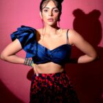 Shama Sikander Instagram - Stop 🛑…… YOU YES YOU ARE AMAZING, don’t ever doubt that 😇 . . . #doubt #strong #stayclassy #stylefashion #fashionable #fashionphptography #staypositive #shamasikander
