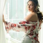 Shama Sikander Instagram - 🥰🥰🥰 . . . #happiestsunday #strong #woman #smile #happiness💕 #photoshootdairies📷 #actorslife #shamasikander
