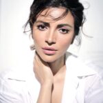Shama Sikander Instagram - Bloom!!! 🌻🌻🌻 . . . #hayaa #blooom #positivevibes #photoshootideas #icon #influencer #actorslife #shamasikander