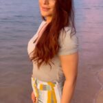 Shama Sikander Instagram - On #worldoceanday I would like to jot that, ocean stirs the heart, inspires the imagination and brings eternal joy to the soul.. Take care and be grateful for all the beautiful natural things we are blessed with 🌊❤️🙏🏻 . . #happyworldoceanday #ocean #waves #waterbaby #nature #bluesea #water #beach #love #light #shamasikander