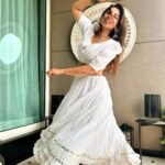 Shama Sikander Instagram - Main banke radhika nachungi…. . . . #radha #nachungi #actorslife #stylefashion #holi #happiness💕 #shootdairies #shamasikander