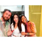 Shama Sikander Instagram - Itna mazaaa kyun aaraha haiii….#holicelebrations with friends hope you all had a wonderful #holi ? 🧿😇♥️🎉 . . . #holi #festival #bollywoodlove #actorslife #happiness💕 #funmood #partytime #shamasikander Mumbai, Maharashtra