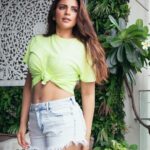 Shama Sikander Instagram - Go Green and Keep the Earth Clean 💚 #worldenvironmentday . . #love #light #gogreen #shamasikander