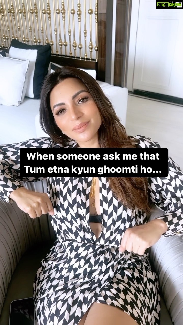 Shama Sikander Instagram - Arey tu ja re… #merimarzi 👻 . . #love #light #happysunday #shamasikander