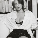 Shama Sikander Instagram - Life is like photography, we develop from negatives ✨🖤 . 📸: @sanjaydubeyphotography Makeup : @charlieparashar Hair : @hairloom_by_akanksha Stylist : @its_mariyamm . . #love #light #shamasikander