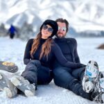 Shama Sikander Instagram – Amazing first day of #skiing , tried it for the first time and Man i am impressed with myself…. Thank you self for being so active and fit. All the Yoga really came in use….😇🙏🏻⛷️♥️ and it was super special bcoz I always wanted to do this with you baby love @jamesmilliron ♥️ your presence makes everything sooooo beautiful. Blessed 😇 🧿🙏🏻
.
.
.
#passion #travelphotography #couplegoals #life #success #trust #believeinyourself #happiness #smile #kashmir #shamasikander