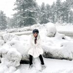 Shama Sikander Instagram – Officially #inheaven #heavenonearth #kashmir #gulmarg…..wadiye husn….such a dream 😍♥️
.
.
.
#trending #travelphotography #travel #peace #happiness #shamasikander