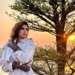 Shama Sikander Instagram - “The only place where your dream becomes impossible is in your own thinking.” ~ Robert H Schuller . . #dreambig #achievegoals #love #light #shamasikander