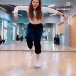 Shama Sikander Instagram - Can’t stop the excitement #naatunaatu won #thegoldenglobes for best original composition 🥳🥳🥳 one of my favorite most energetic song of the year …. Loved making this #reel when it released so reposting again…. Absolutely delightful to see our country, our cinema winning all around the world…. #morepower to us…🙏🏻💪🏻👏🏻. #southcinema #southmovies #rrr #rajamauli #ssrajamouli #cinemlover