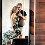 Shama Sikander Instagram - Tu Mere Samne... . . . #couplegoals #husbandandwife #happiness #holidays #newyear2023 #shamasikander #jamsham