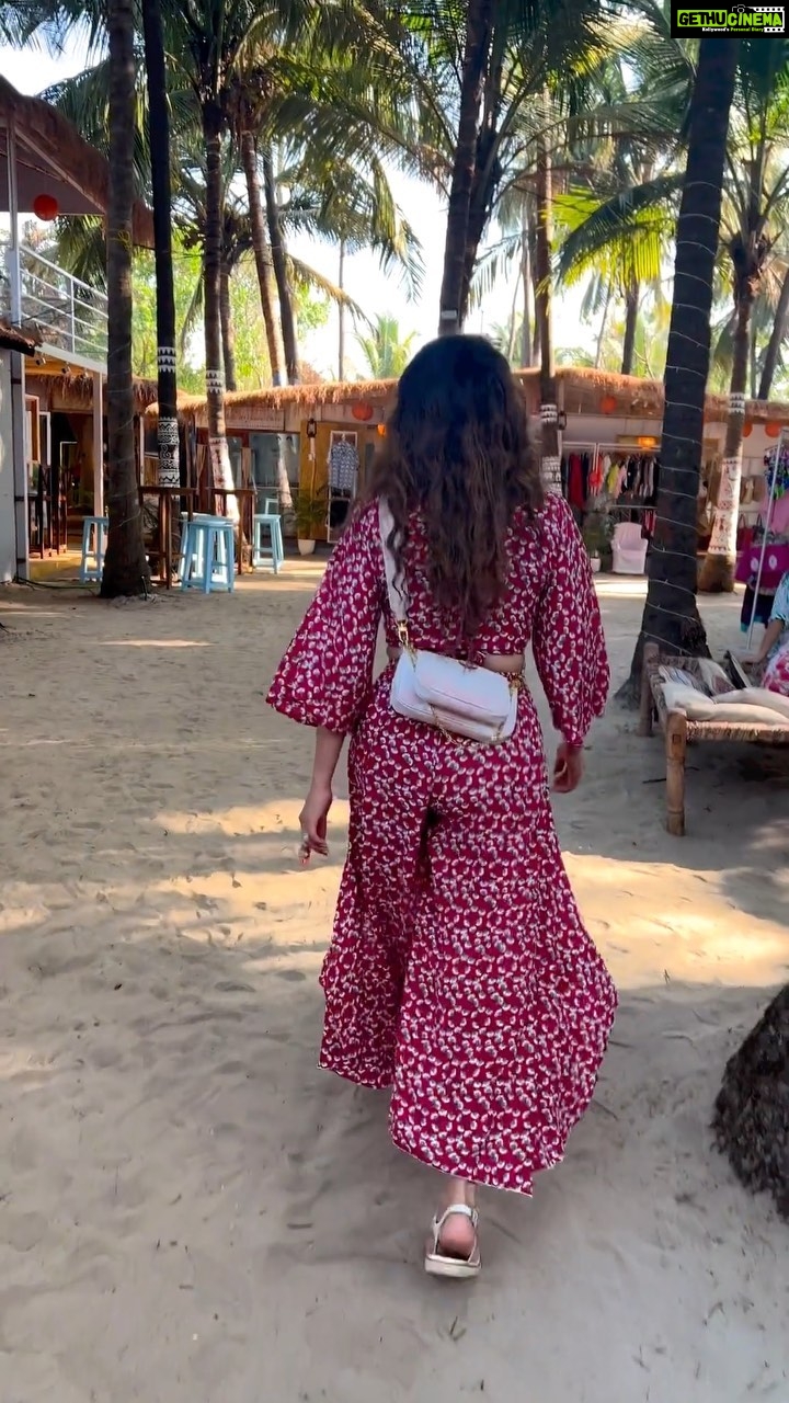 Shama Sikander Instagram - Saw this most magical cute little place in #goa #india was mesmerized by the beauty…. Have u ever been here? Guess where’s it???? #goa #india #incredibleindia #beaches #beachlife #mesmerized #magical #shooping #beauty #naturelovers #nature #travelwithme #travelphotography #travelwithss #shamasikander #bollywood #actor #icon
