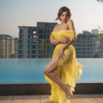 Shama Sikander Instagram - I’m feeling the vibe of 2023 …🥰 💛🌟🌻🌝🌙 . . . #vibe #2023 #newyear2023 #positivevibes #stylefashion #photoshootideas #actorslife #shamasikander