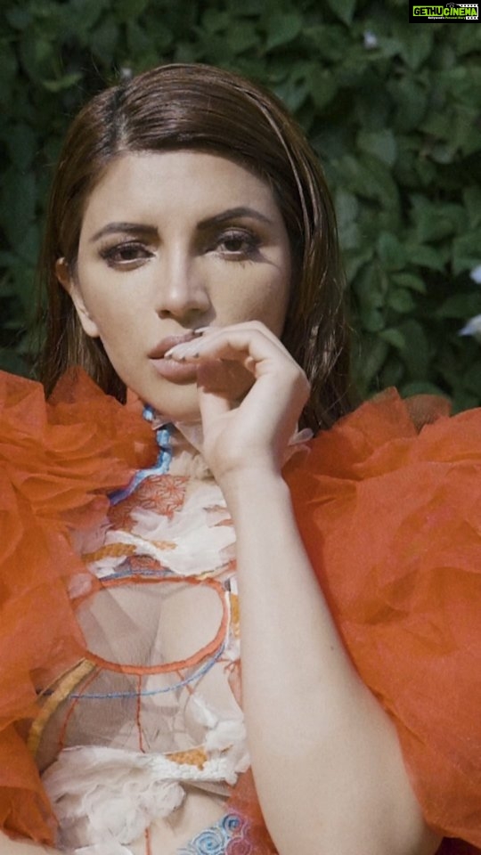 Shama Sikander Instagram - Lazy Mood of Sunday ....😊 . . . #reelsinstagram #reelitfeelit #reelsindia #stylefashion #fashionblogger #influencer #looks #shamasikanderreels