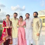 Shama Sikander Instagram - @sonnalliseygall 🩷 @asheshlsajnani ki shaadhi… #tohappyeverafter with the Shaadi wala gang! . . #friends #shaadi #goodtimes #love #light #shamasikander