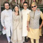 Shama Sikander Instagram - @sonnalliseygall 🩷 @asheshlsajnani ki shaadhi… #tohappyeverafter with the Shaadi wala gang! . . #friends #shaadi #goodtimes #love #light #shamasikander