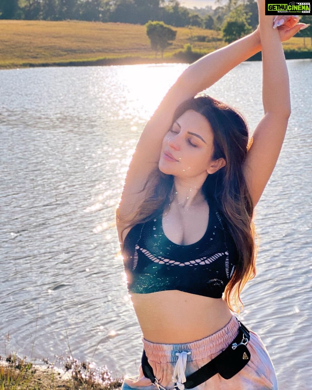 Shama Sikander Instagram - Sunshine state of mind 🌻 . . #shamasikander #love #light #sunshine