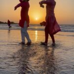 Sheen Dass Instagram – PoV : you are At the beach with guru @mehuljoseph123 . 😁 
.
There’s no where we can’t dance 😛 ..

.
#classical #dance #fun #danceteacher #kathak #beach #fun #mumbai #love
