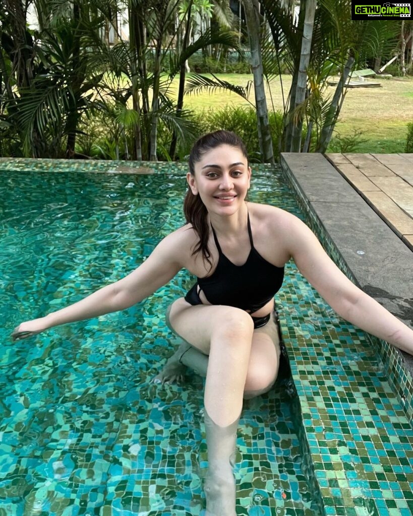Shefali Jariwala Instagram - Just Pool-in around ! #poolday . . . #poolside #waterbaby #goadiaries #goa #love #potd #summervibes #wednesdayvibes